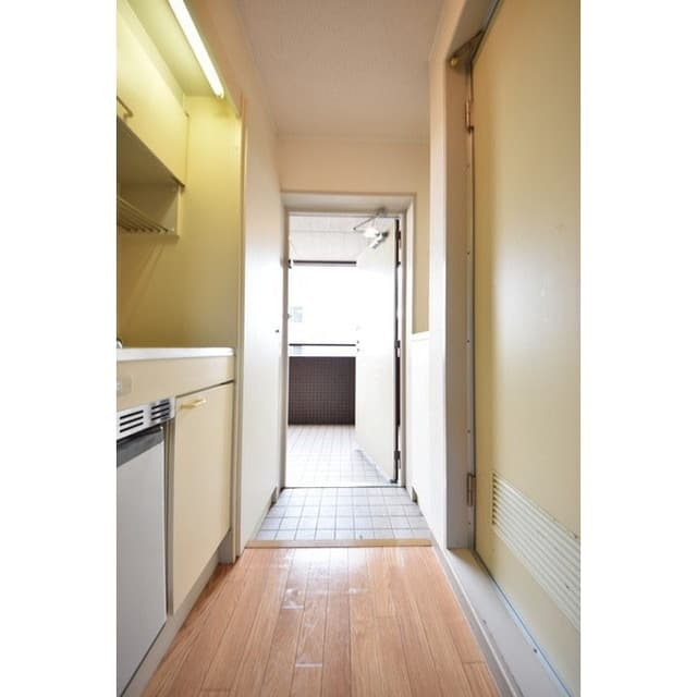 Room image 8
