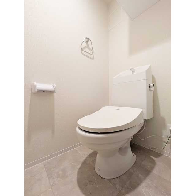 Room image 16