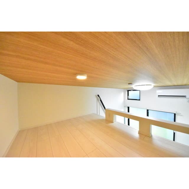 Room image 16