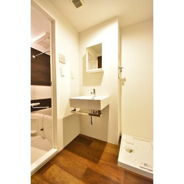 Room image 11
