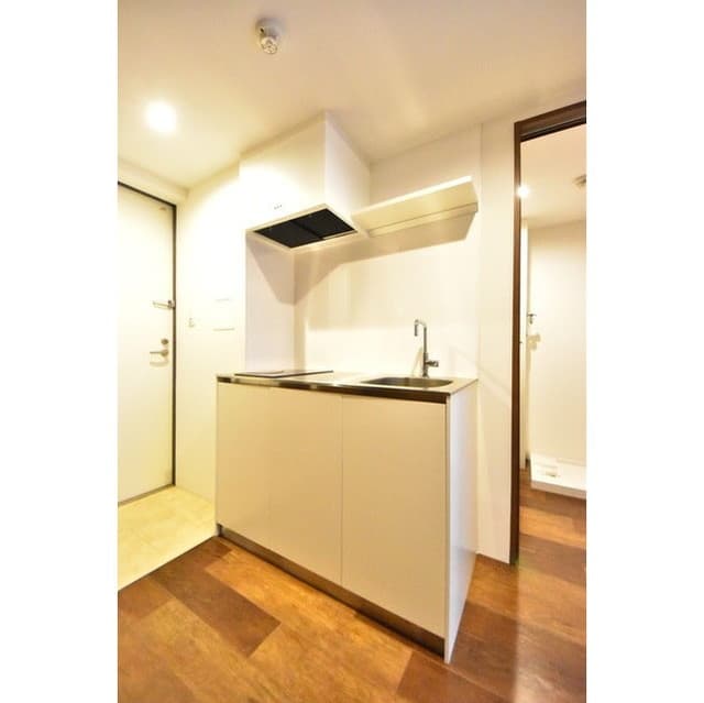 Room image 8