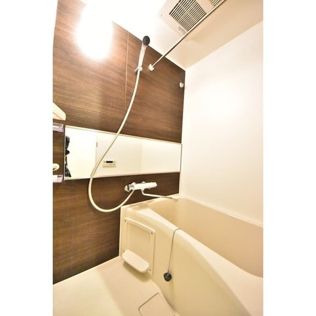 Room image 9