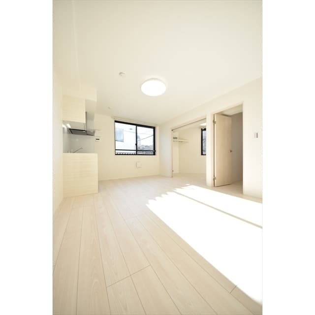 Room image 11