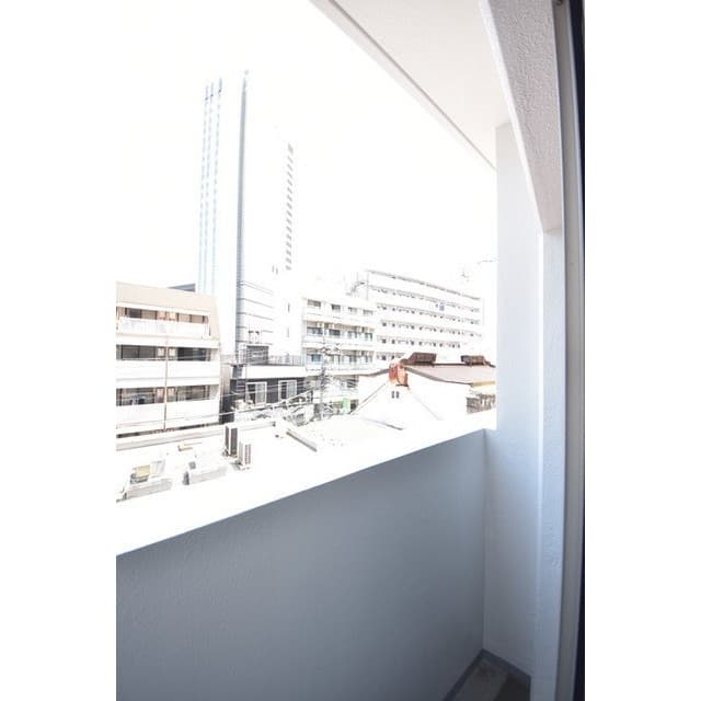 Room image 16