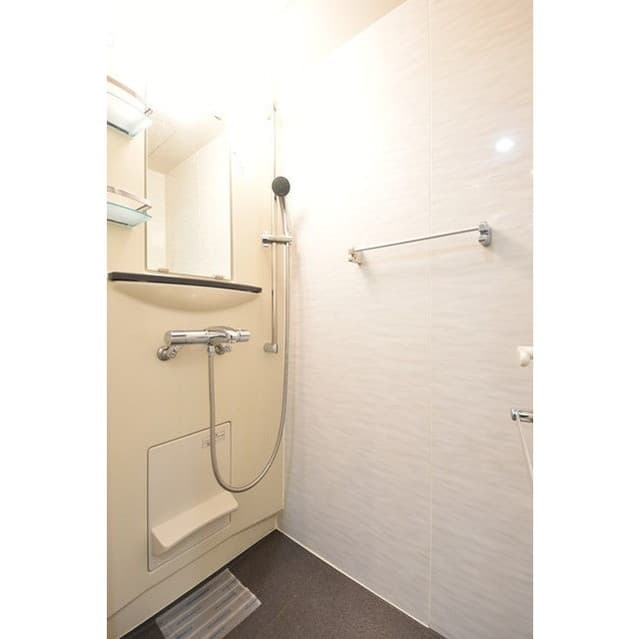 Room image 13