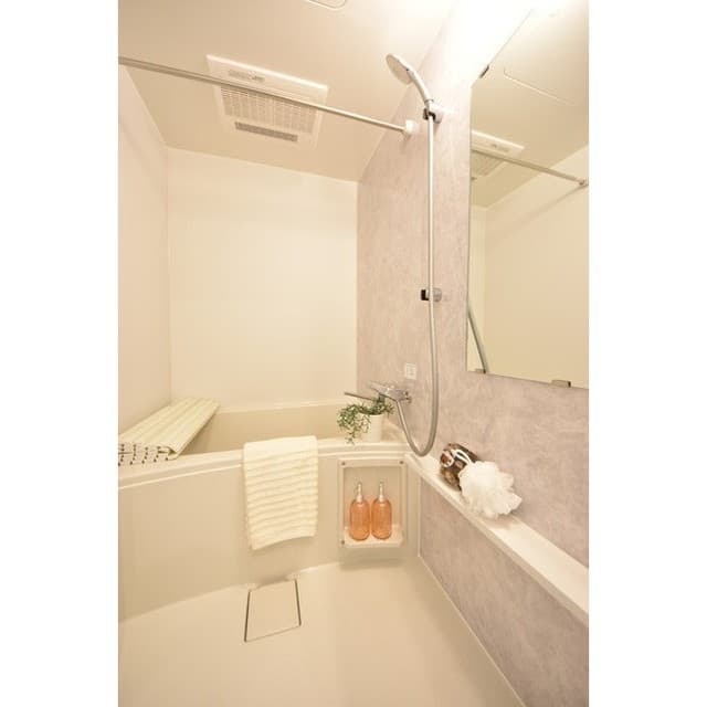 Room image 10