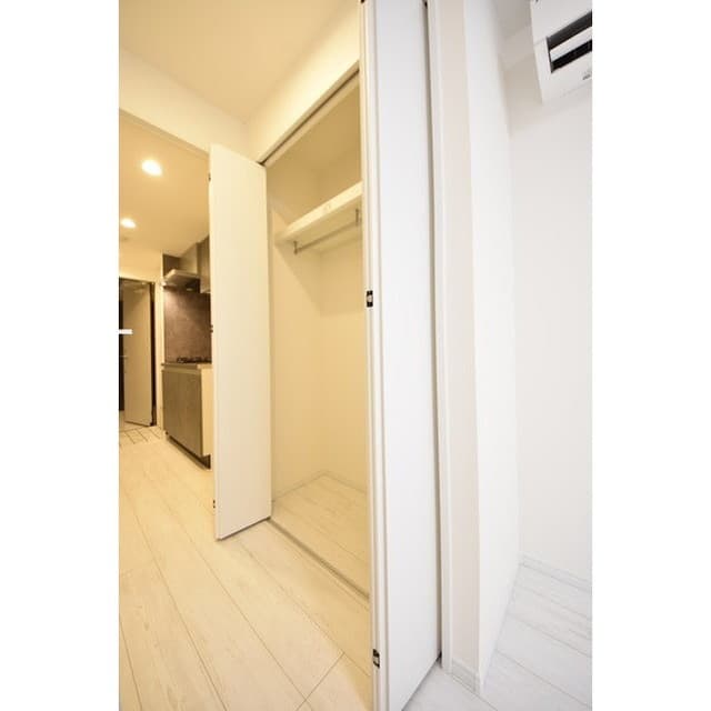Room image 13