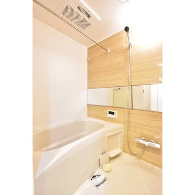 Room image 12