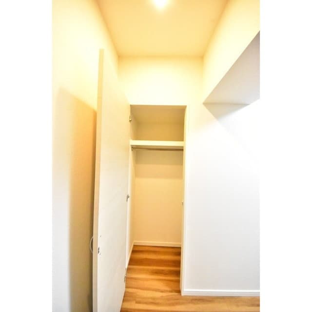 Room image 16