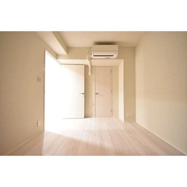 Room image 15