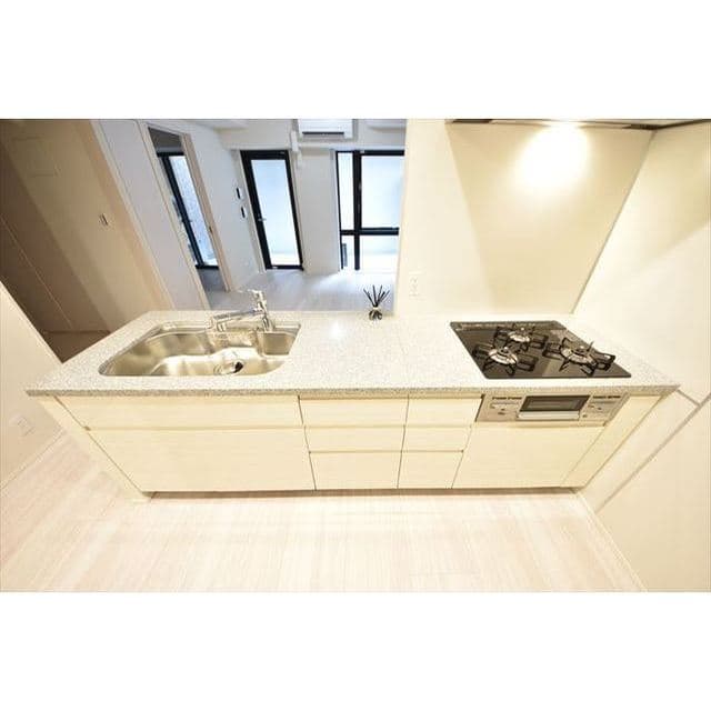 Room image 8