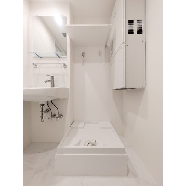 Room image 12