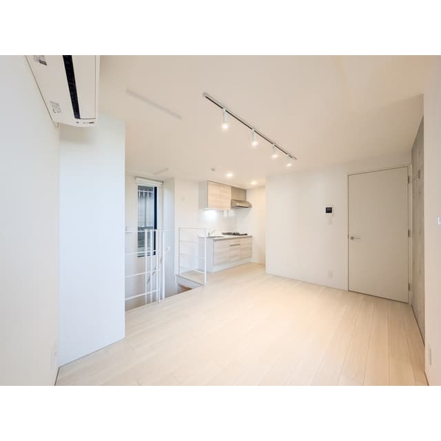 Room image 15