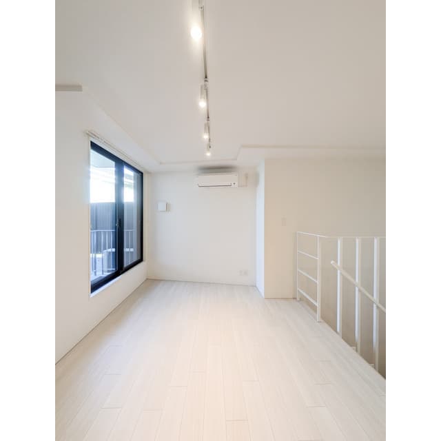 Room image 16