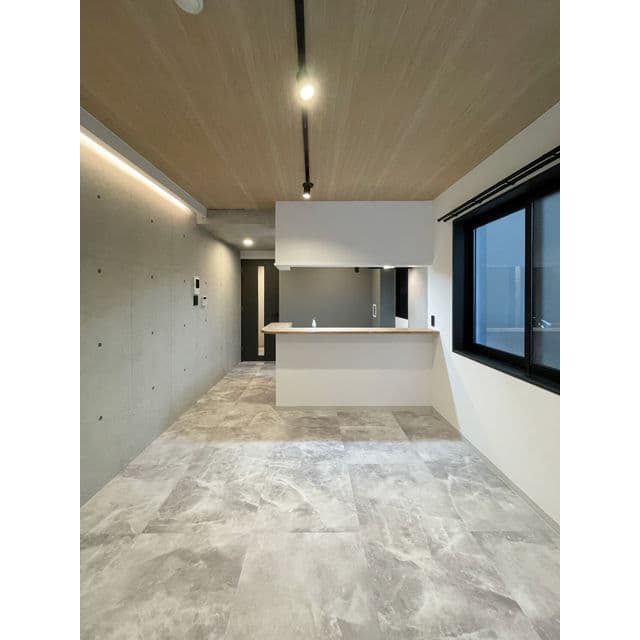 Room image 12
