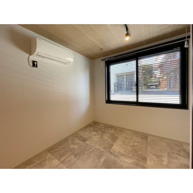 Room image 15