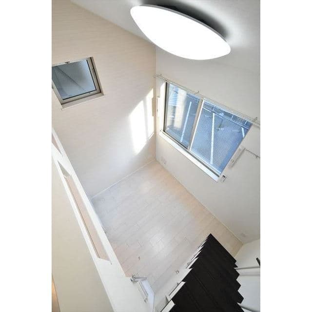 Room image 8