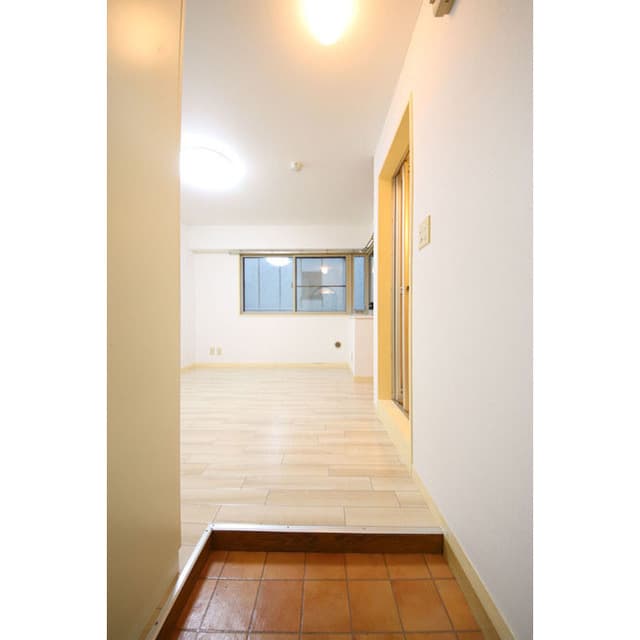 Room image 15