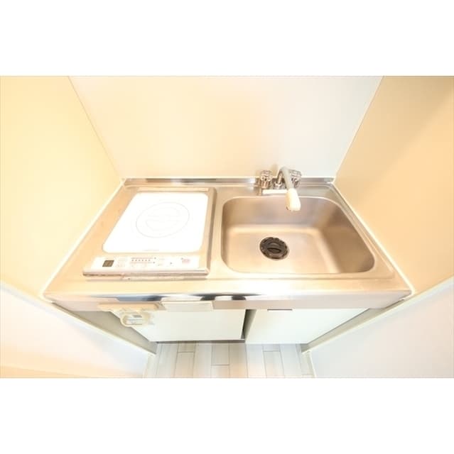 Room image 8