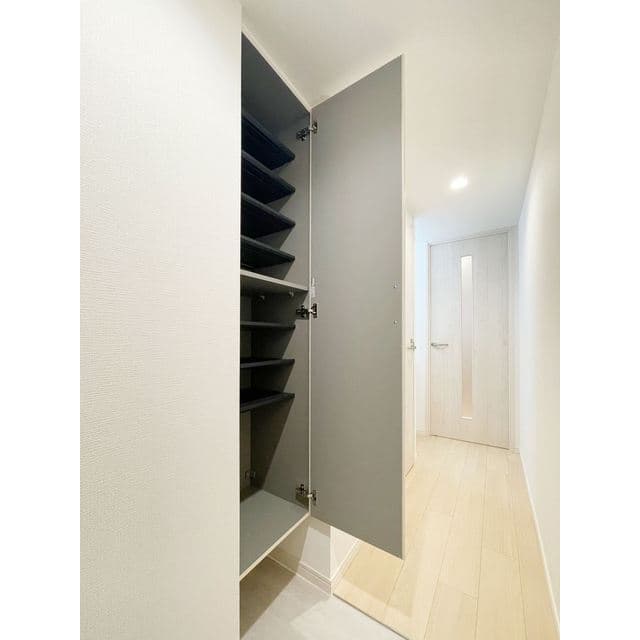Room image 12