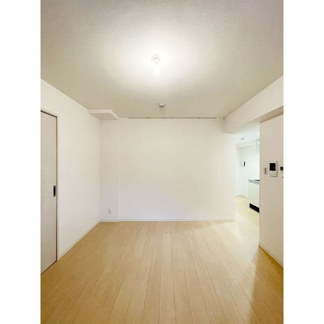 Room image 15