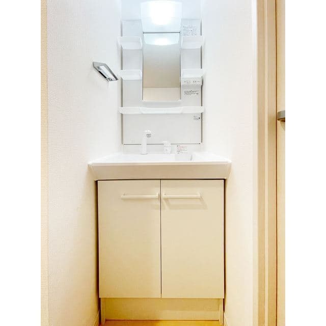 Room image 16