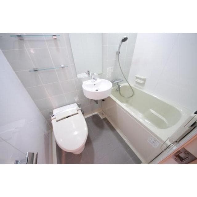 Room image 16