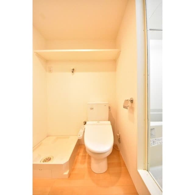 Room image 8