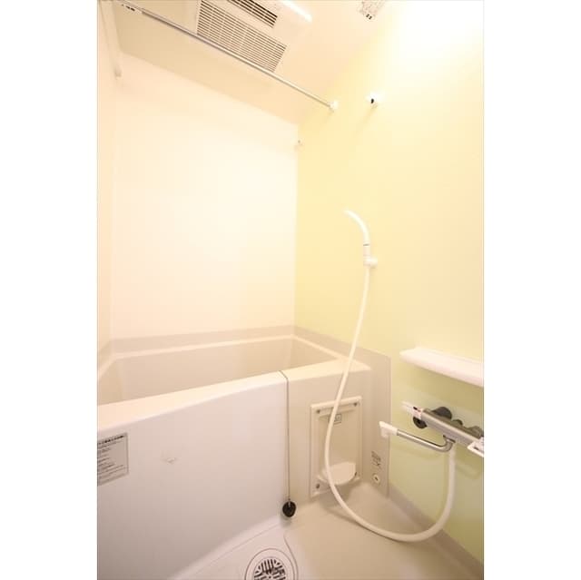 Room image 10