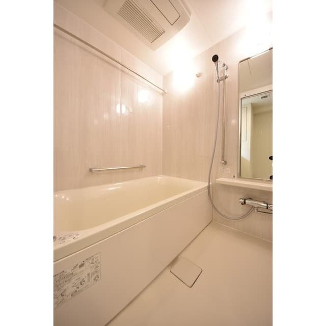 Room image 10