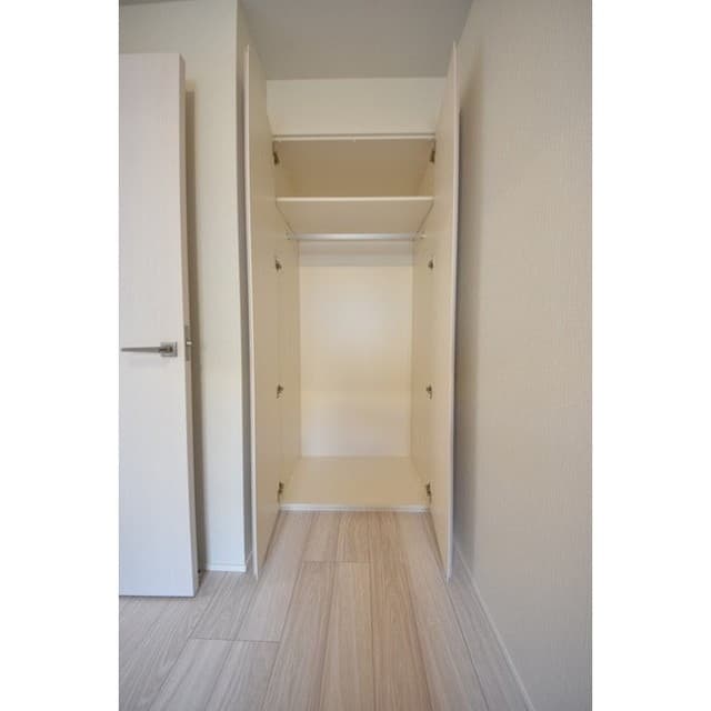 Room image 16