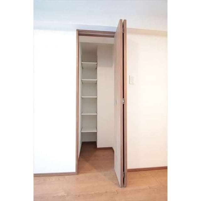 Room image 10