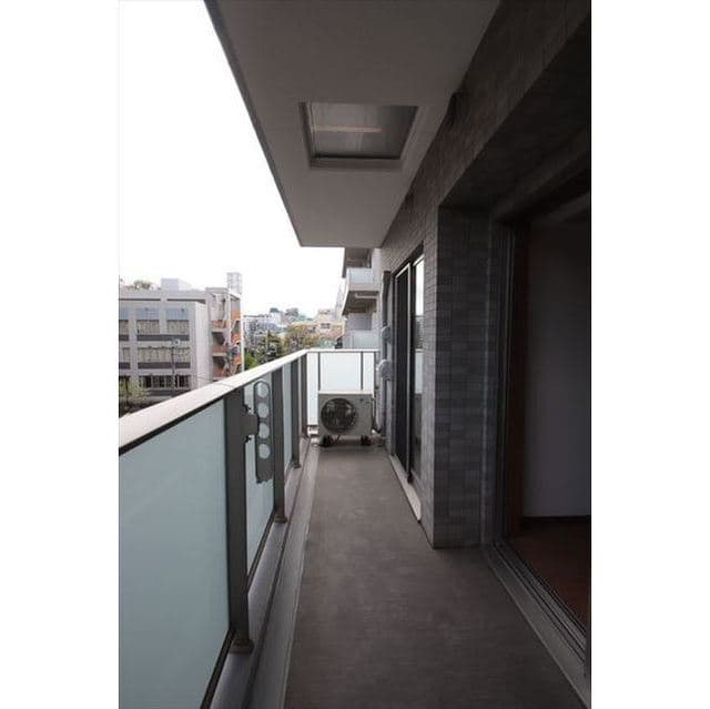 Room image 15