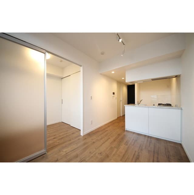 Room image 11