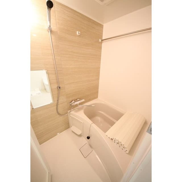 Room image 16