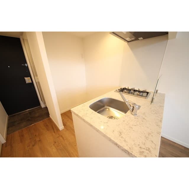 Room image 8