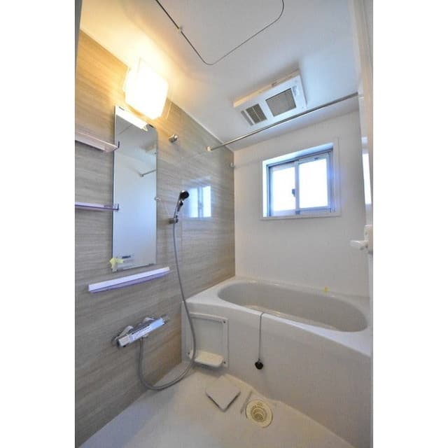 Room image 11