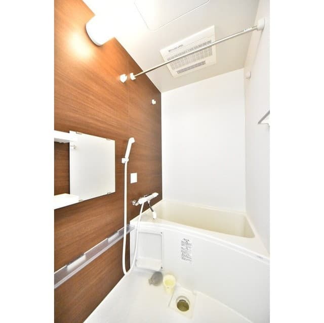Room image 11