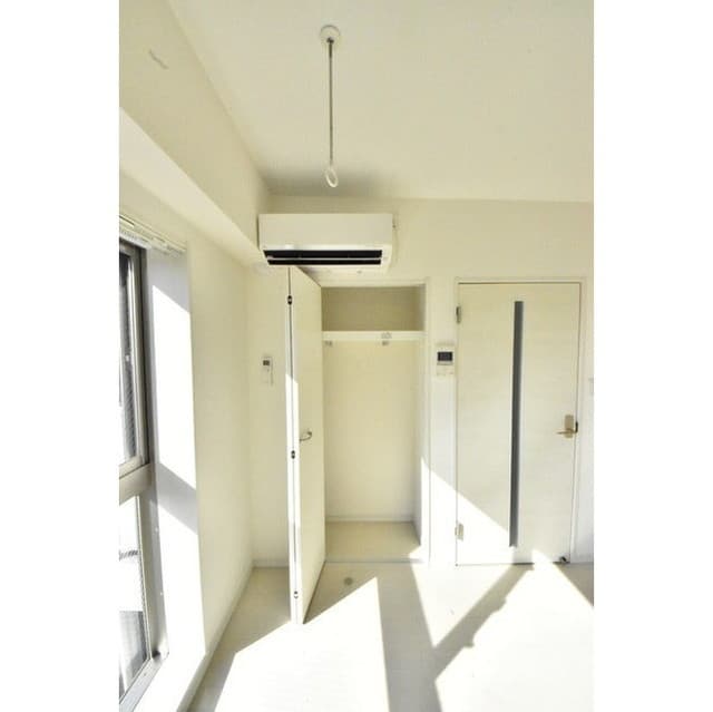 Room image 15