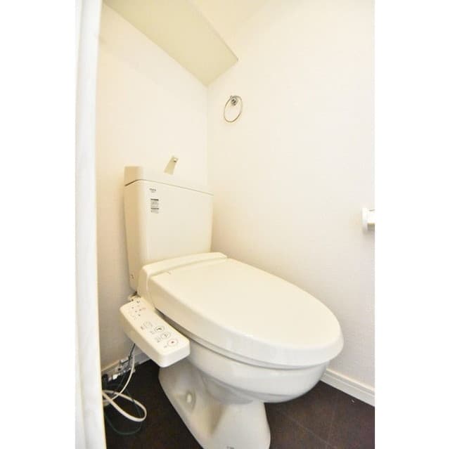 Room image 8
