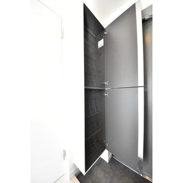 Room image 9