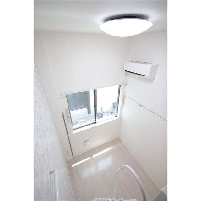 Room image 15
