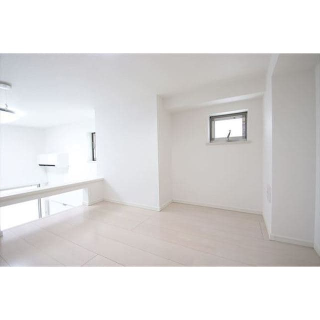 Room image 16