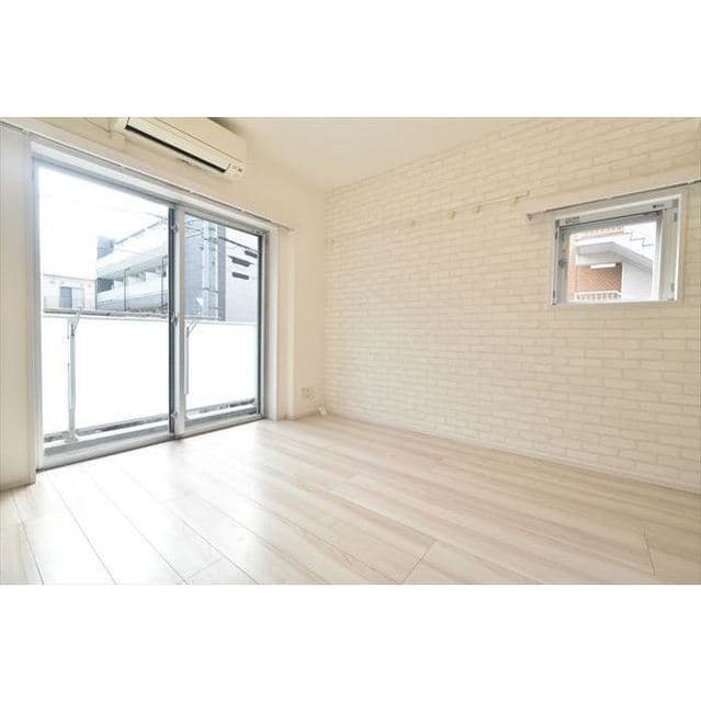 Room image 9