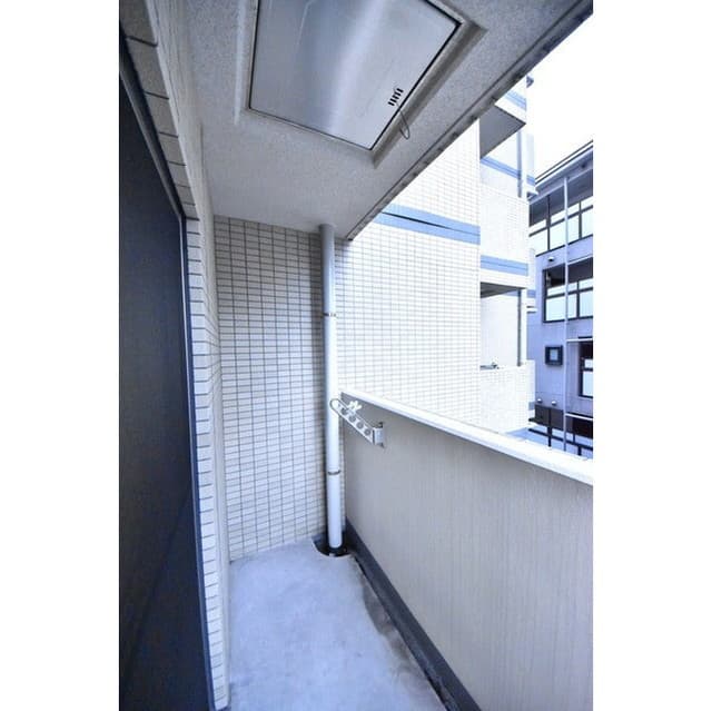 Room image 16
