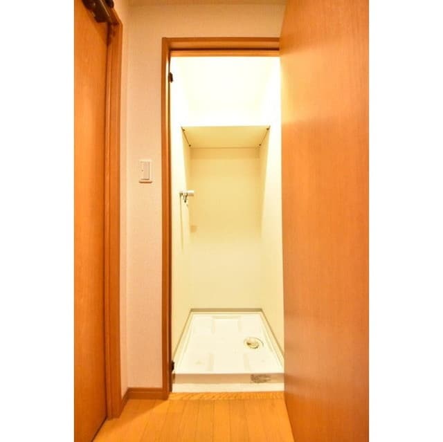 Room image 8