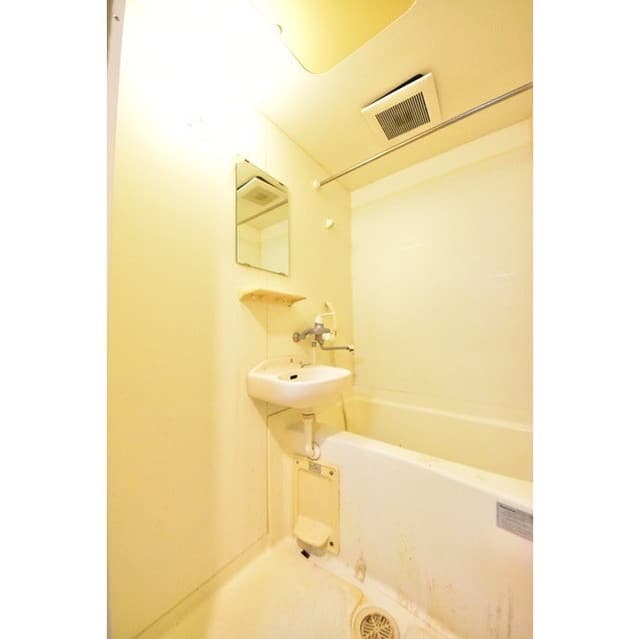Room image 9