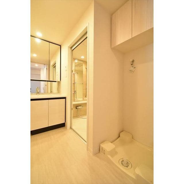 Room image 12