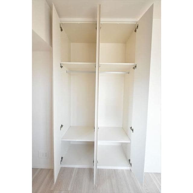Room image 15