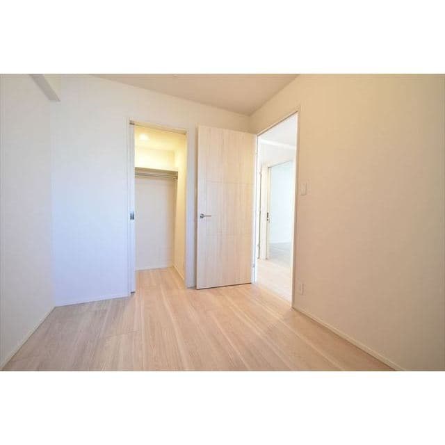 Room image 16